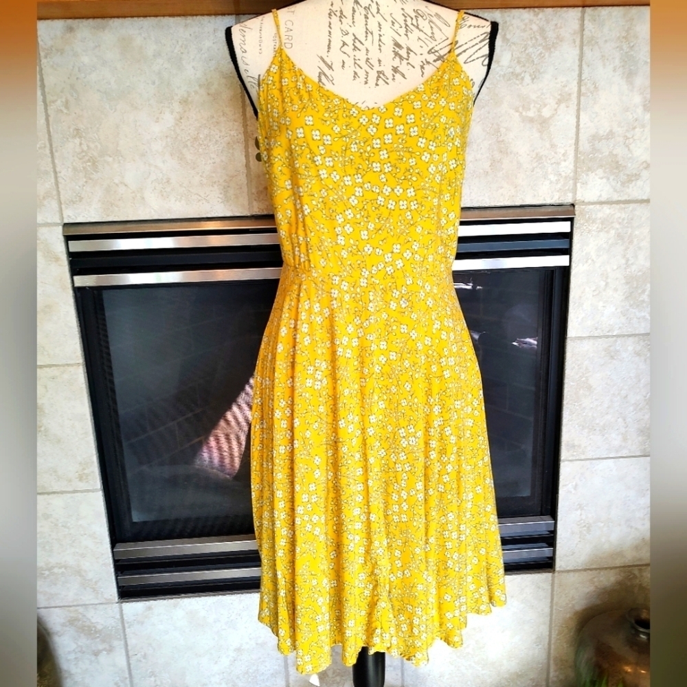 💥 3/$20 Gap Medium Gorgeous Sun Dress!